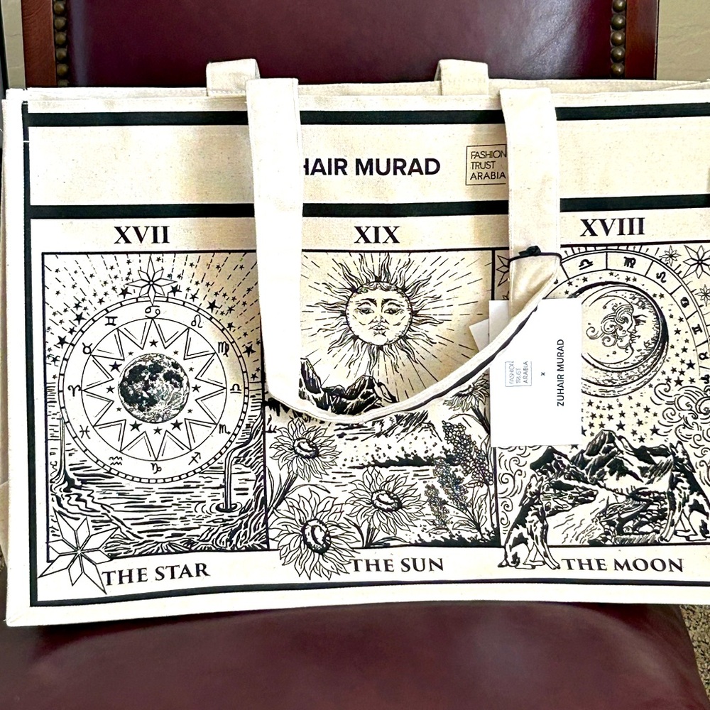 Fabulous Zuhair Murad! Add this essential tote to your collection.
